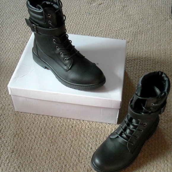 NEW Lord & Taylor Wanted womens 6.5 black combat boots grunge cosplay goth punk - Picture 9 of 13